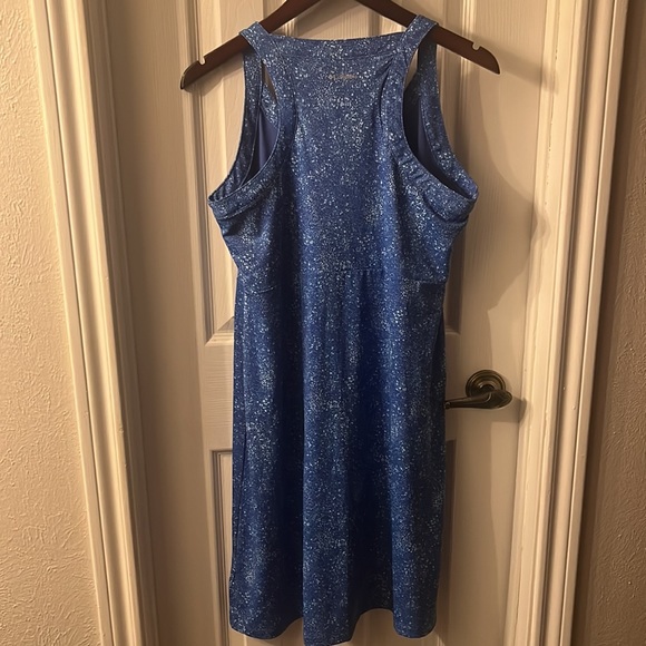 COLUMBIA SPORTSWEAR COMPANY DRESS SIZE MEDIUM - Picture 5 of 6